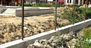 Фундамент под забор заказать в Черногорске - заливка фундамента для забора | от 1589 за п.м.